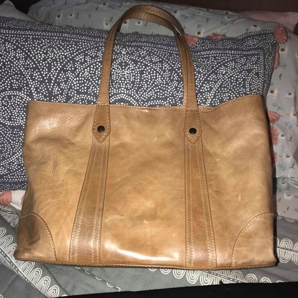 frye melissa tote beige